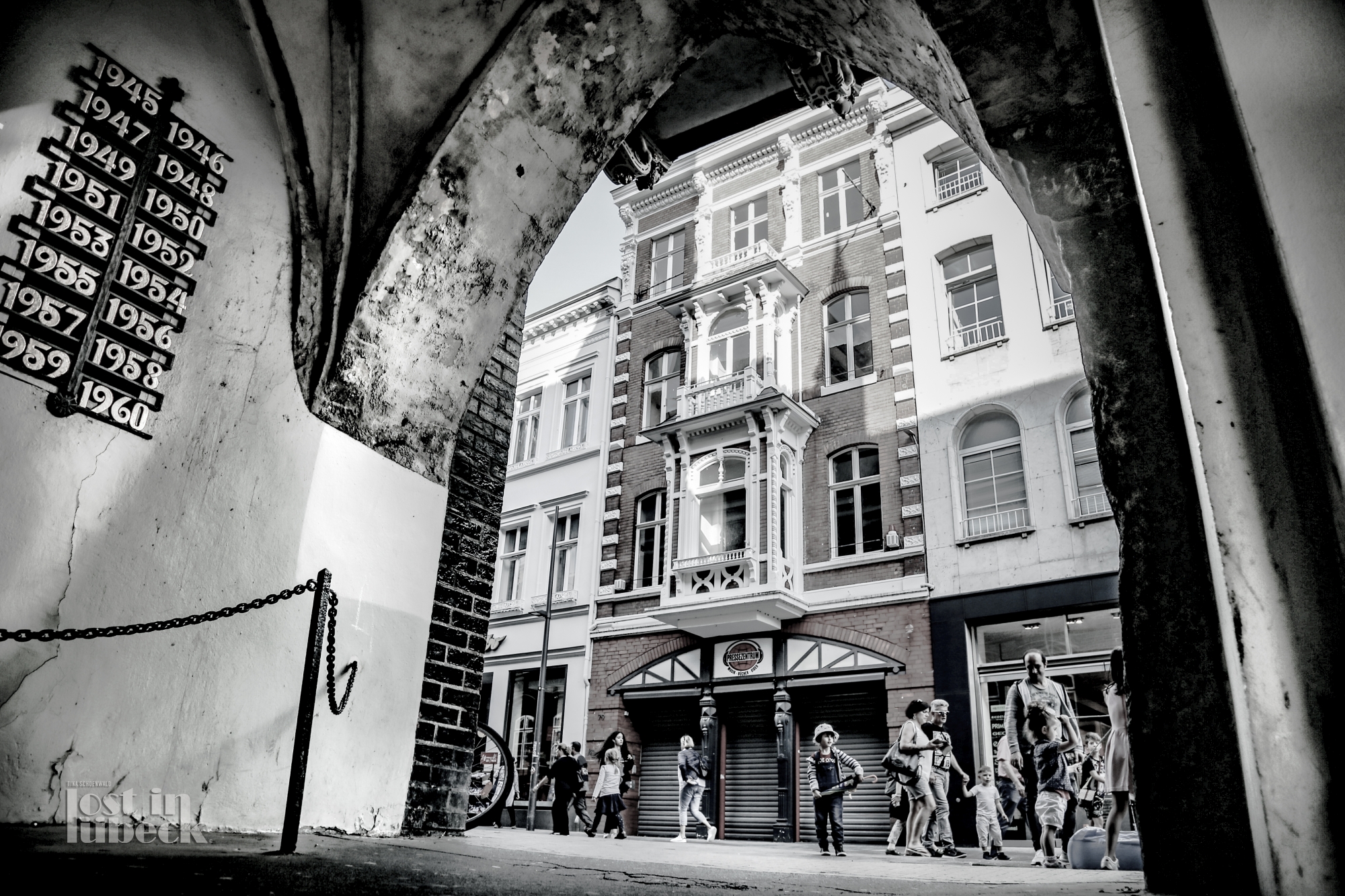 1. stock vinylparty lost in lübeck 2022 fotokalender tina schönwald